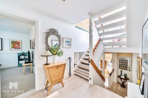 Split Level Living - click for photo gallery